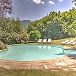Tuscan Charm With Pool & Views Сasa de vacaciones