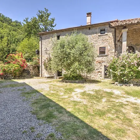 Сasa de vacaciones Tuscan Charm With Pool & Views San Godenzo
